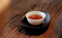 茶杯放下，是為了承接下一杯香茶。
